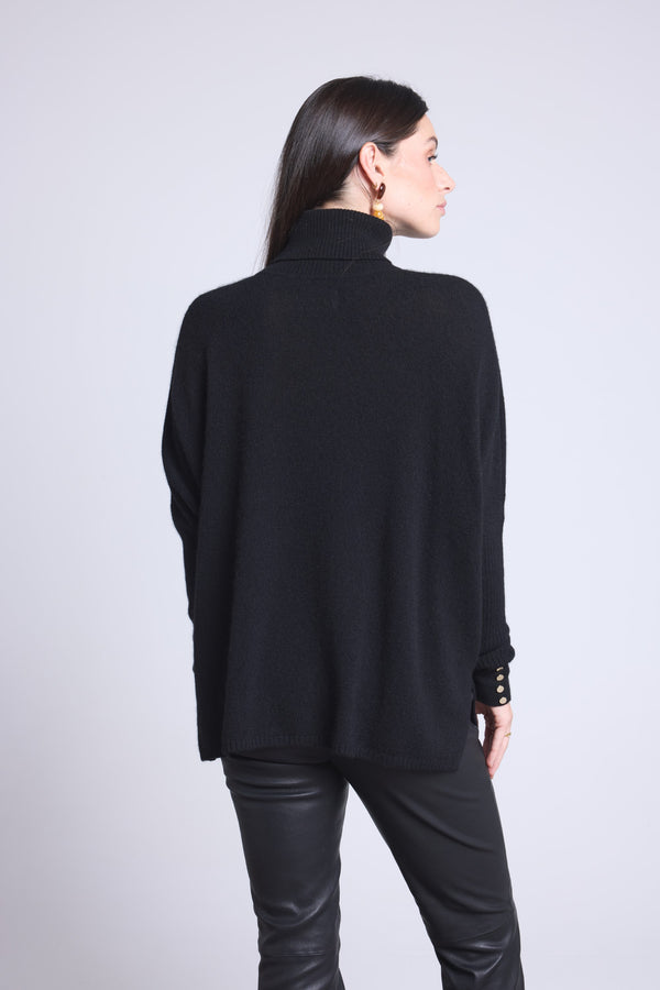 Pull Col Roule Boutons Dores Poncho Naya