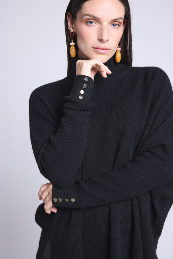 Pull Col Roule Boutons Dores Poncho Naya