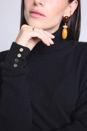 Pull Col Roule Boutons Dores Poncho Naya