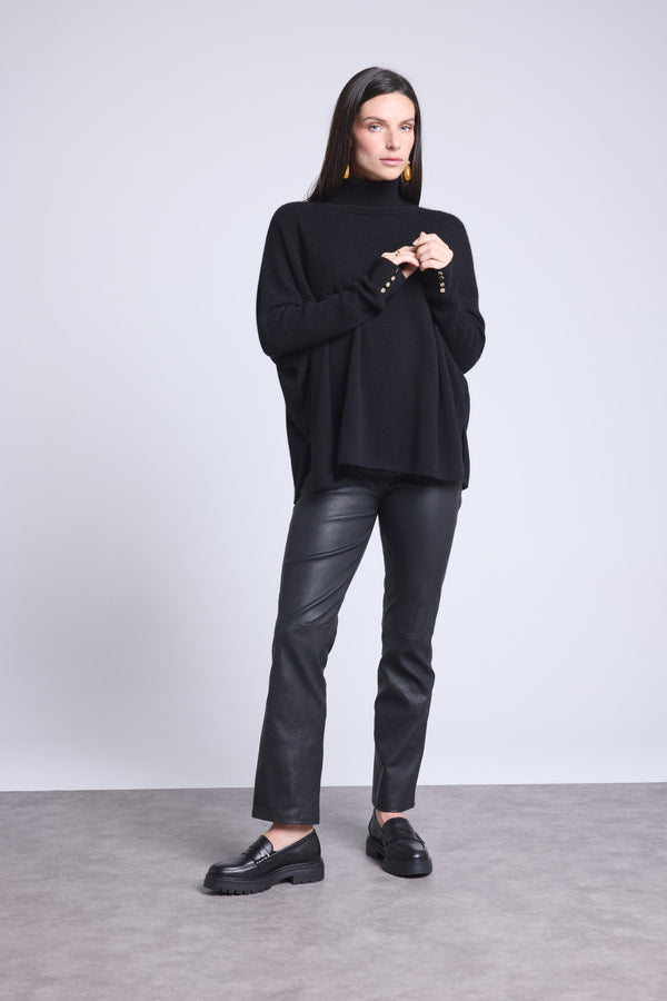 Pull Col Roule Boutons Dores Poncho Naya