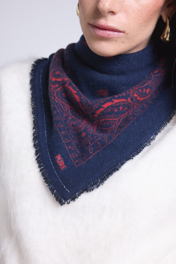 #BLEUMARINEETROUGEBORDEAU