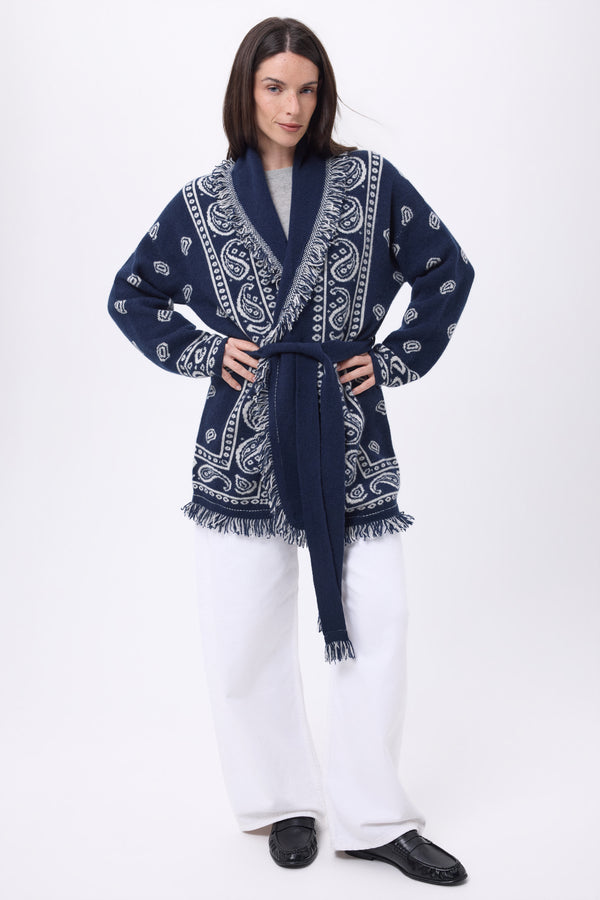 #BLEUMARINEBLANC #FEMME