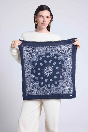 #BLEUMARINEBLANC
