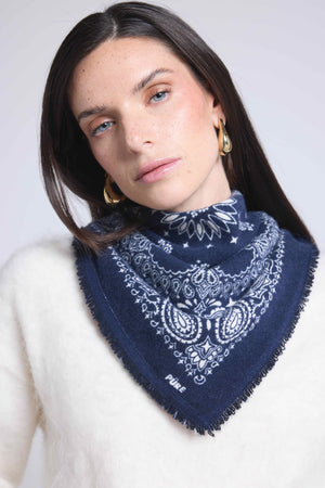 #BLEUMARINEBLANC