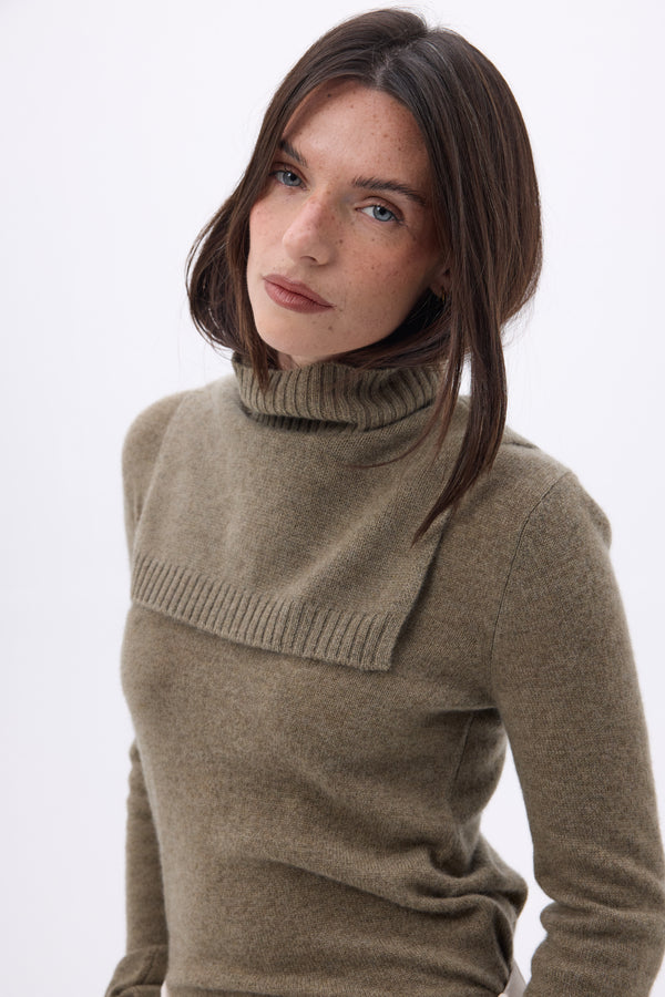 #KHAKICHINE #FEMME