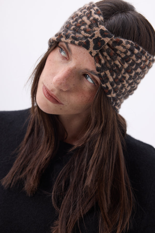 #LEOPARD #FEMME