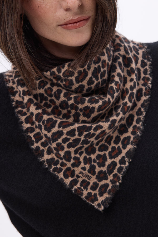 #LEOPARD #FEMME