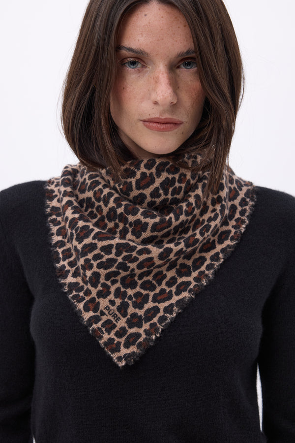 #LEOPARD #FEMME