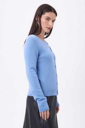 #BLEUCLAIR #FEMME