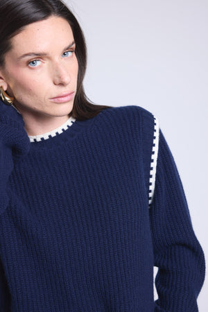 #BLEUMARINEBLANC