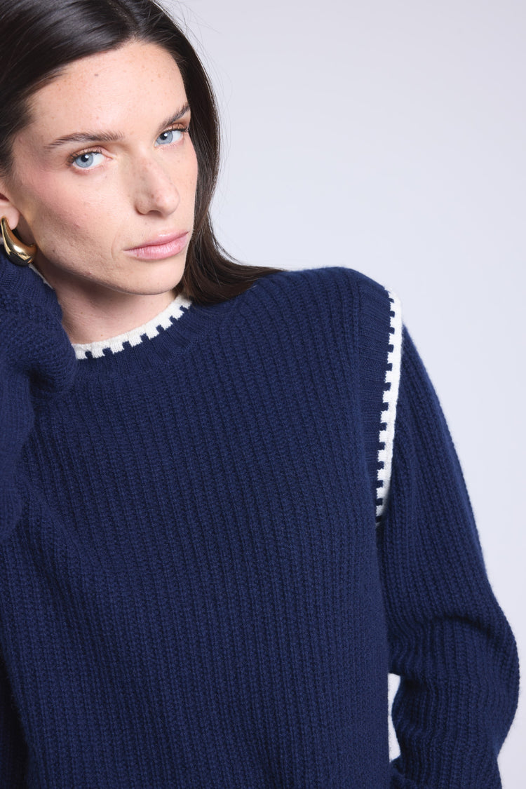 #BLEUMARINEBLANC