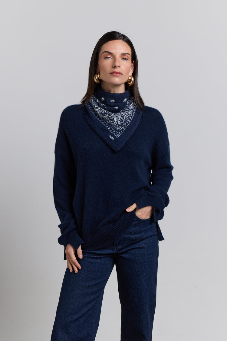 #BLEUMARINEETNOIR