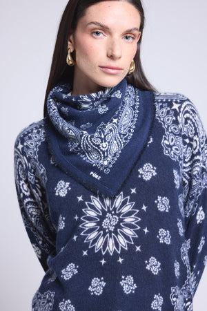 #BLEUMARINEETBLANC