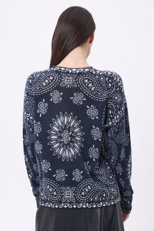 #BLEUMARINEIMPRIMEBLANC #FEMME