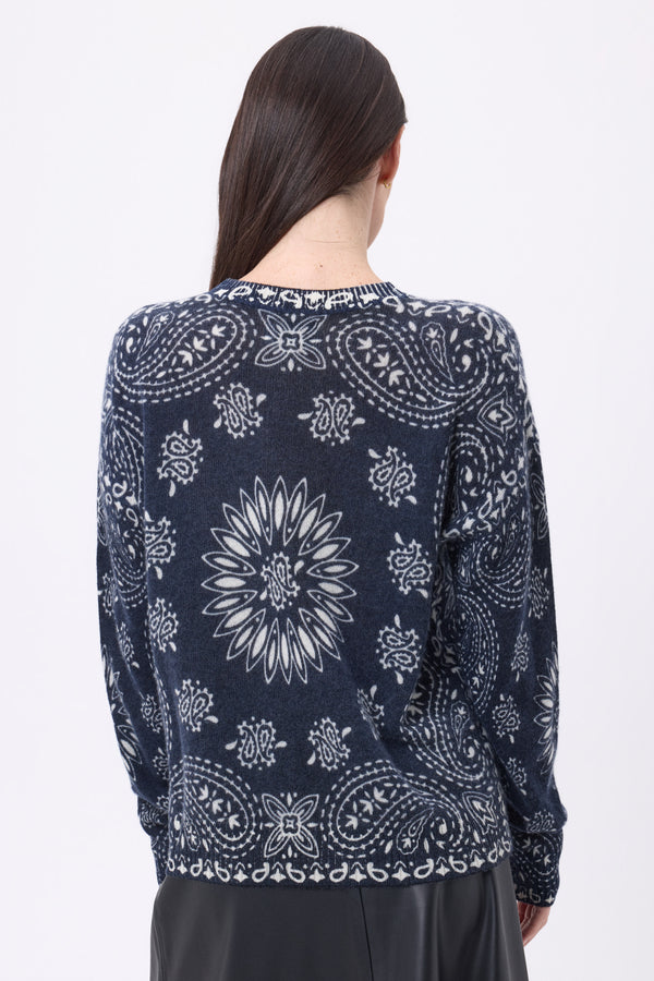 #BLEUMARINEIMPRIMEBLANC #FEMME