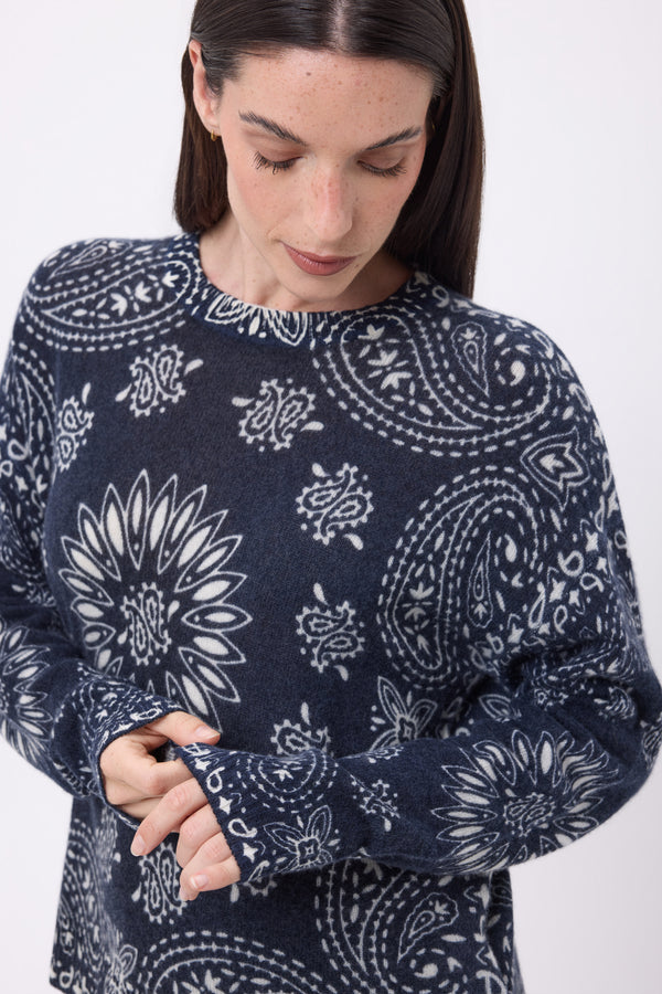 #BLEUMARINEIMPRIMEBLANC #FEMME