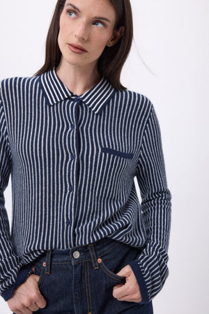 #BLEUMARINEBLANC #FEMME