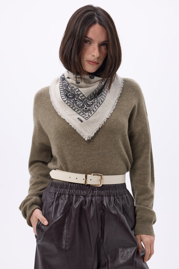 #NEUTRALNOIR #FEMME